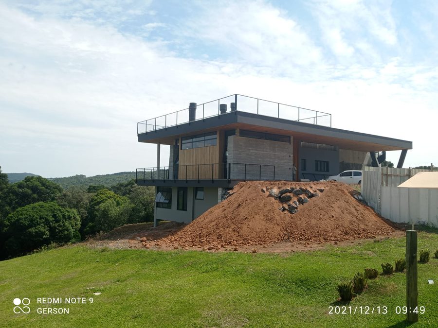 Resultado de manutenção de jardim em casa de campo de Santa Maria/RS